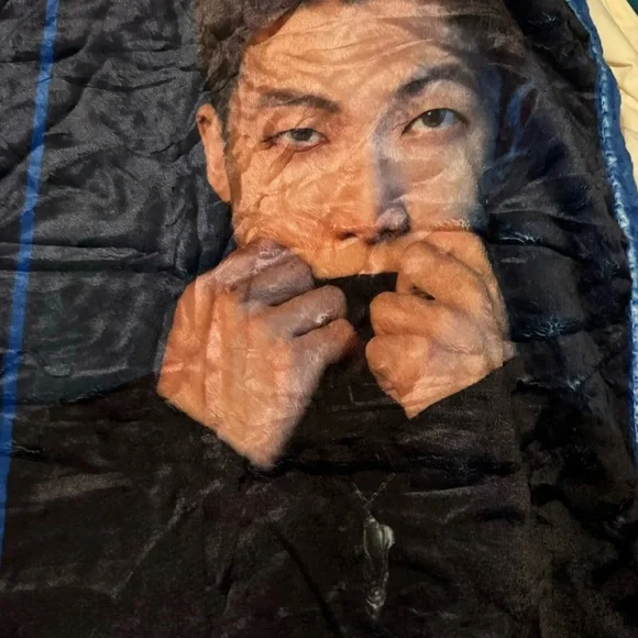 BTS THROW BLANKET - Picture 7 of 9